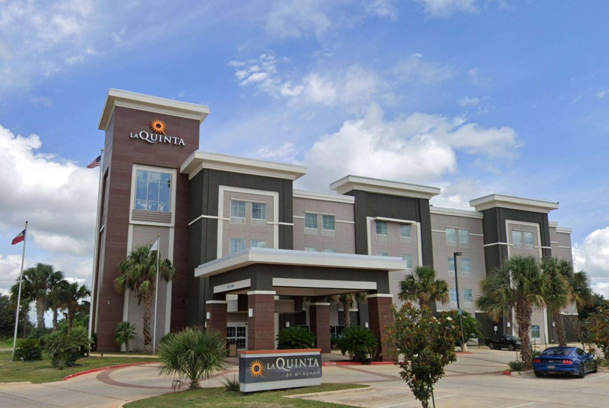 La Quinta By Wyndham Pearsall Exteriör bild